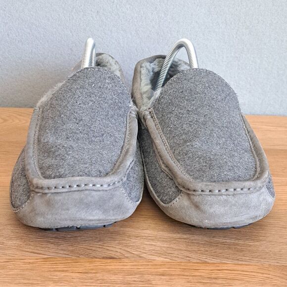 UGG Men’s Ascot Slippers Size 10 Grey Suede UGGplush Fur Lined Slip-On Loafers - Picture 2 of 10